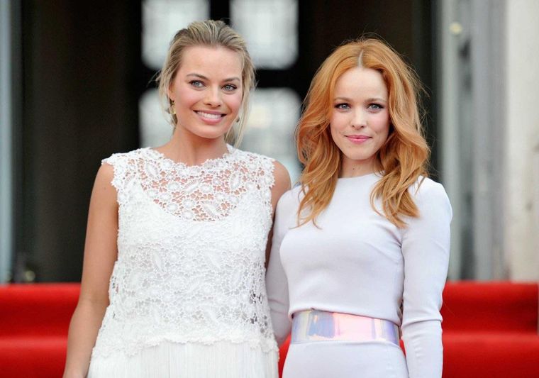 Margot Robbie y Rachel McAdams en la premiere de About Time.