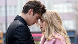 Hero Fiennes-Tiffin y Josephine Langford como Hardin y Tessa