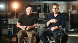 Randall Park junto a Ryan Reynolds en el video promocional de IF que homenaje a The Office