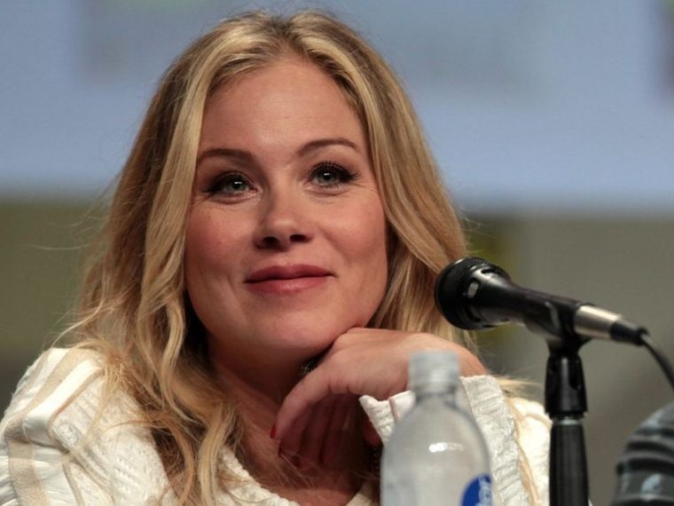 Christina Applegate reveló que padece esclerosis múltiple.