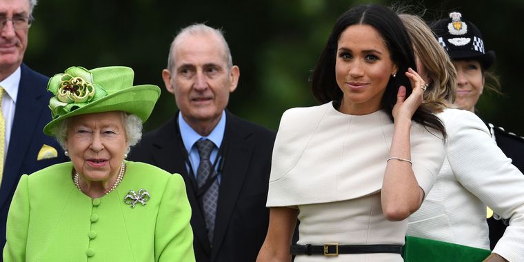 La por entonces monarca, Isabel II, debió intervenir antes del enlace de Harry y Meghan luego de que Markle tratase con desprecio a un proveedor del Palacio.