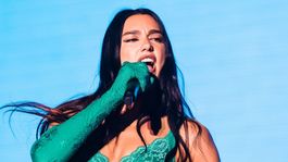 Dua Lipa fue vista con el actor de Élite Arón Piper.
