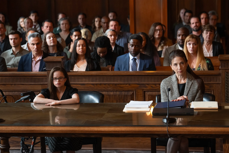 El último episodio de Good American Family enfrentará a las dos partes de la historia en un juicio que dejará a expuesto al personaje de Ellen Pompeo. El último episodio de Good American Family enfrentará a las dos partes de la historia en un juicio que dejará a expuesto al personaje de Ellen Pompeo.