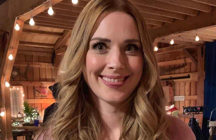 Alexandra Breckenridge nos ha cautivado con su interpretación de Sophie en This is Us.