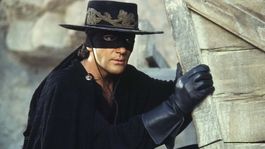 Banderas en La máscara del Zorro (1998)