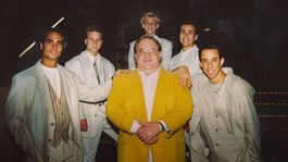 Lou Pearlman junto a los Backstreet Boys
