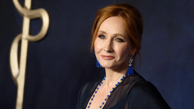 Los insistentes dichos de J.K Rowling sobre la comunidad trans tienen divididos a los fans de Harry Potter. Los insistentes dichos de J.K Rowling sobre la comunidad trans tienen divididos a los fans de Harry Potter.