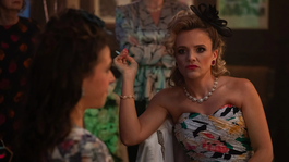 Laura Aikman interpreta a Val en la serie Joan