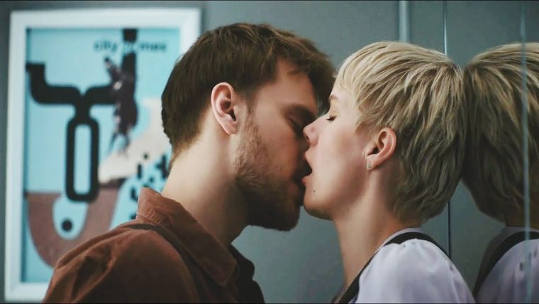 Esta noche duermes conmigo está un tanto oculta en Netflix