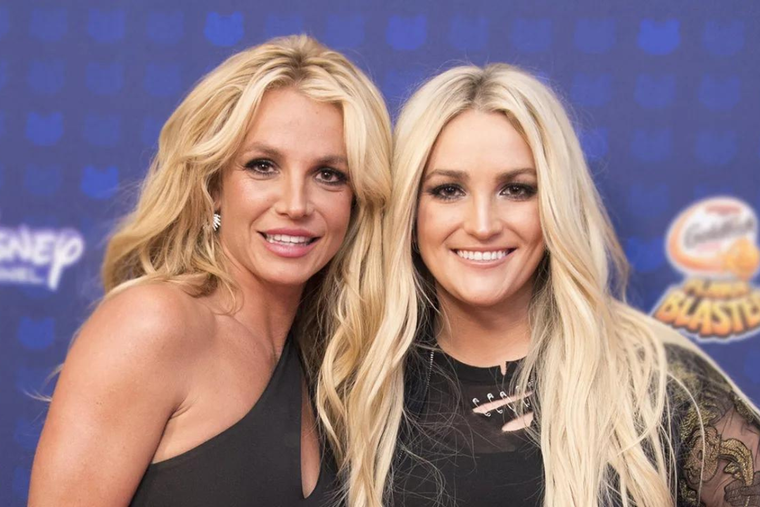 Una teoría asegura que la hermana de Britney Spears se hace pasa por ella.