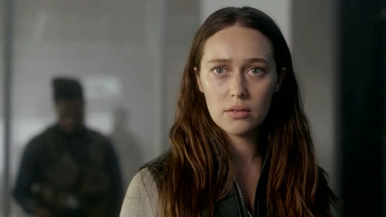 Alycia Debnam-Carey se lució como Alicia Clark. Alycia Debnam-Carey se lució como Alicia Clark.