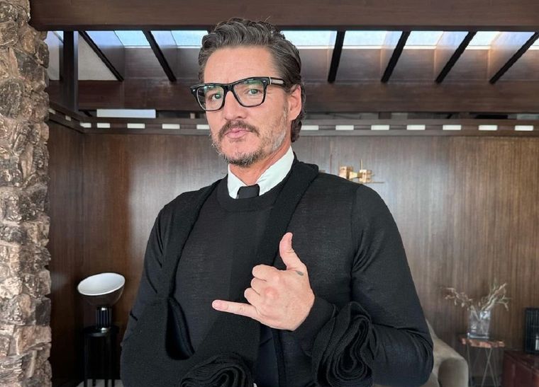 Pedro Pascal hizo su paso por la gala de los Premios Emmy 2023