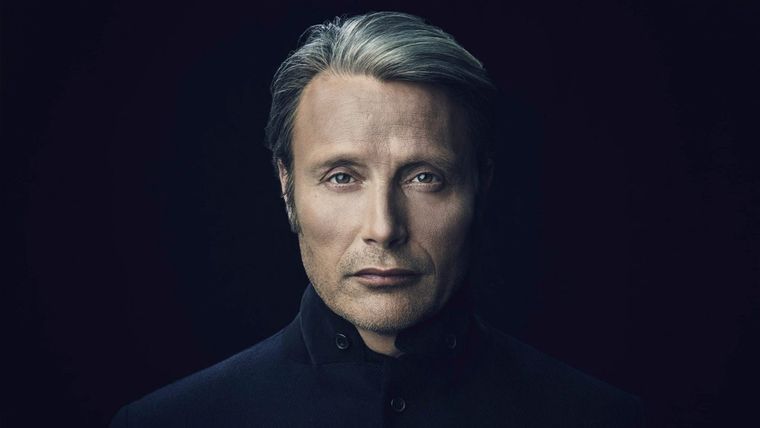 Mads se deja ver como el (nuevo) Mago Oscuro de la historia.