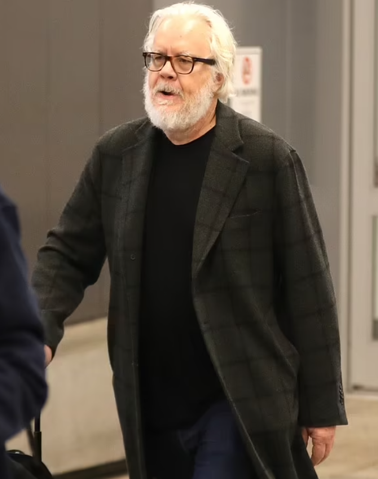 Tim Robbins luce irreconocible con su nuevo look Tim Robbins luce irreconocible con su nuevo look