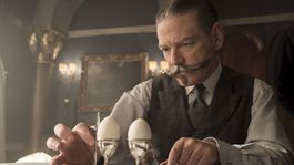 Kenneth Branagh como Hercule Poirot