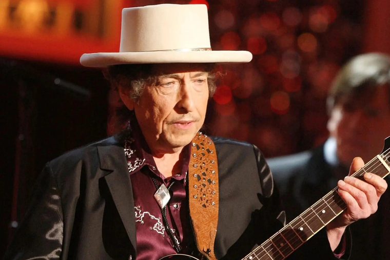 El artista decidió poner el venta la mansión en Escocia que comparte con su hermano.