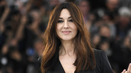 Monica Bellucci empezó trabajando como modelo de moda para Dolce & Gabbana y Dior.