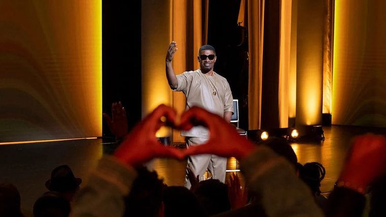 Jamie Foxx en el especial que llega a la plataforma de la N Roja