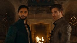 Que Ver | Regé-Jean Page y Chris Pine protagonizan este filme aclamado por la crítica