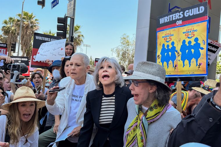 Jane Fonda y Lily Tomlin, parte de quienes luchan