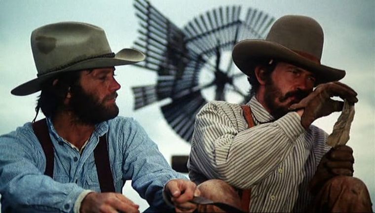 Peter Fonda, y Warren Oates en Pistolero sin destino. Peter Fonda, y Warren Oates en Pistolero sin destino.