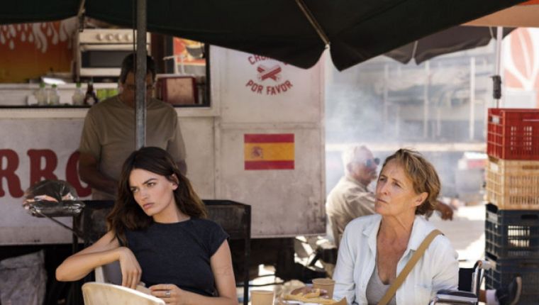 Emma Mackey y Fiona Shaw son las protagonistas de Hot Milk. Emma Mackey y Fiona Shaw son las protagonistas de Hot Milk.