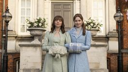 Claudia Jessie y Hannah Dodd interpretan a Eloise y Francesca. Claudia Jessie y Hannah Dodd interpretan a Eloise y Francesca.