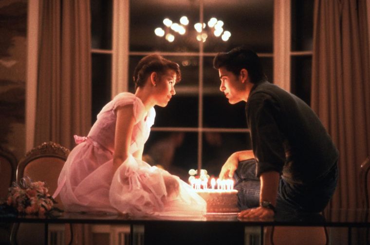 John Hughes y su primera película, una comedia romántica