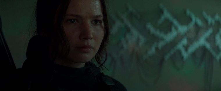 Los-juegos-del-hambre-en-llamas-sinsajo-p2-katniss-jennifer-lawrence