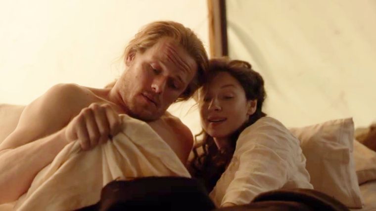 Outlander tendría una relación amorosa entre dos actores principales