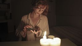 fin del misterio: revelaron el secreto pastillas que tomaba beth en gambito de dama