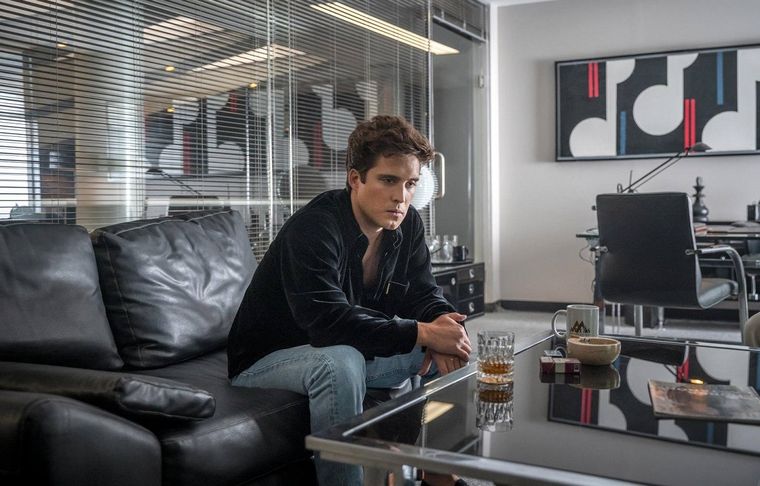 Los fanáticos de la serie de Luis Miguel se percataron de un curioso error.