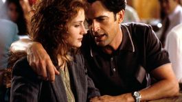 Julia Roberts junto a Rupert Everett en La boda de mi mejor amigo.