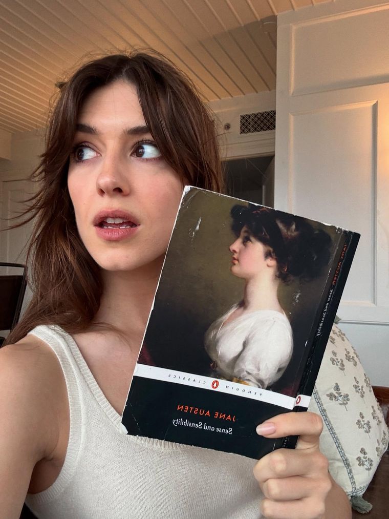 La actriz Daisy Edgar-Jones compartió una imagen a través de su cuenta de Instagram para anunciar la noticia de la nueva película. La actriz Daisy Edgar-Jones compartió una imagen a través de su cuenta de Instagram para anunciar la noticia de la nueva película. 