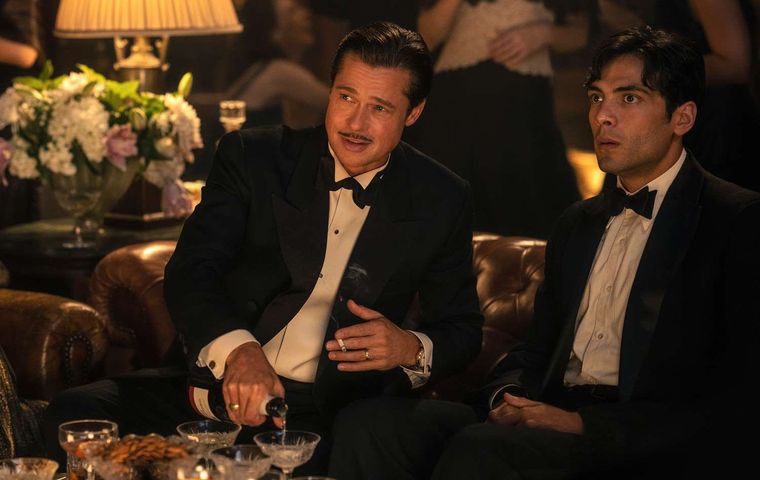 Brad Pitt y Diego Calva en Babylon