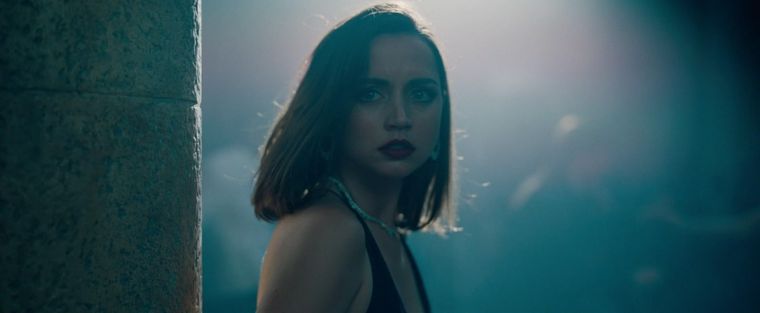 Ana de Armas demostró su potencial para la acción en No Time to Die