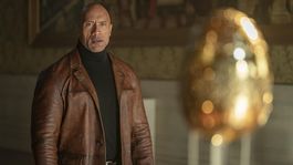 Dwayne Johnson en el mega éxito de Netflix, Alerta Roja (2021) Dwayne Johnson en el mega éxito de Netflix, Alerta Roja (2021)