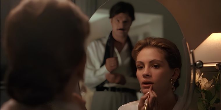 Julia Roberts protagoniza Durmiendo con el enemigo (1991).