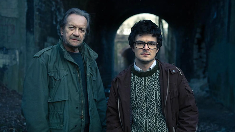 Andrzej Seweryn y Dawid Ogrodnik interpretan a los periodistas protagonistas de la primera temporada. Andrzej Seweryn y Dawid Ogrodnik interpretan a los periodistas protagonistas de la primera temporada. 