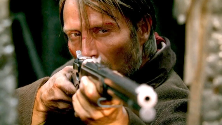 Madds Mikkelsen protagoniza varios títulos de acción en Netflix.