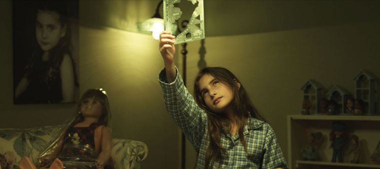 Una película dirigida por Rosario García-Montero . Una película dirigida por Rosario García-Montero .