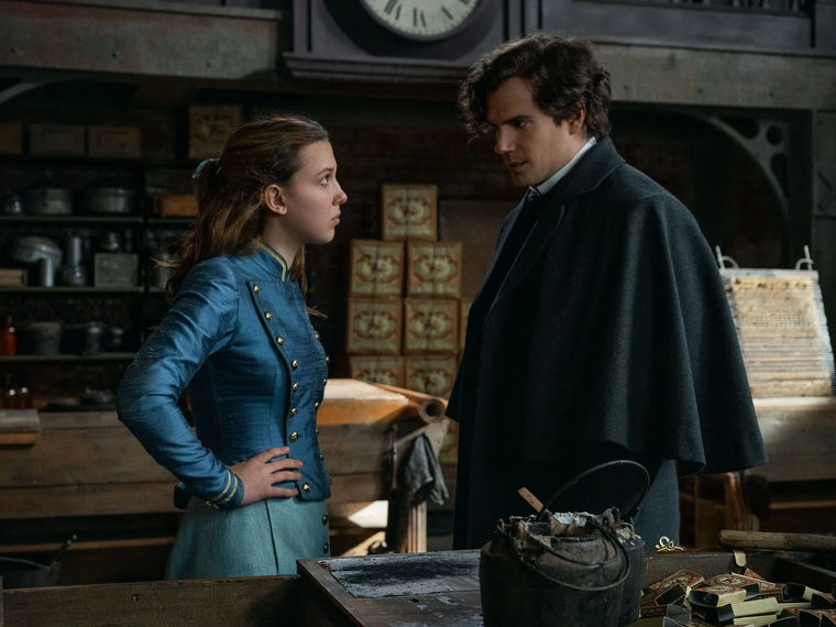 Millie Bobby Brown y Henry Cavill como Enola y Sherlock Holmes Millie Bobby Brown y Henry Cavill como Enola y Sherlock Holmes 