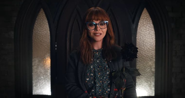 Christina Ricci interpreta a la profesora Thornhill