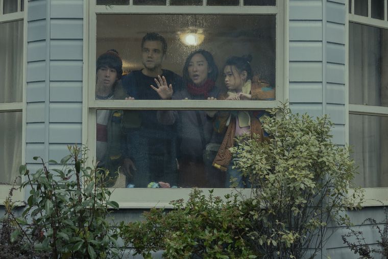 The Last House, lo nuevo de Netflix con una historia misteriosa y con elenco de lujo.