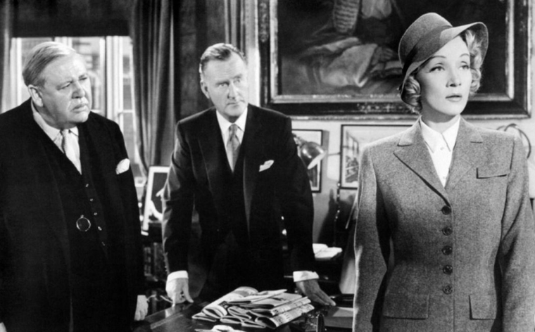 Marlene Dietrich en Testigo de cargo. Marlene Dietrich en Testigo de cargo.