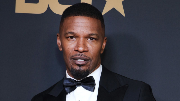 Jamie Foxx lleva casi un mes hospitalizado