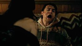 La película de terror que obsesiona al mundo entero. La película de terror que obsesiona al mundo entero.