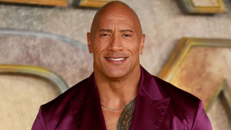 El actor se lastimó el codo durante una de las escenas de The Smashing Machine, que pausó su filmación hasta que The Rock reciba el alta médica
