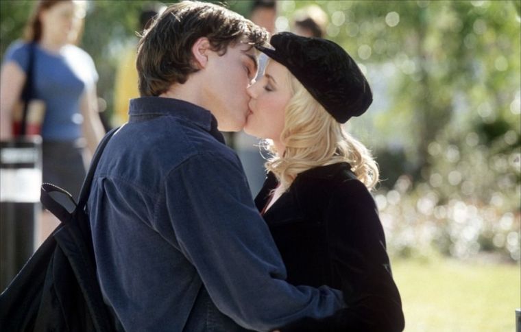 A 20 años de su estreno, no querrás dejar de ver esta divertida historia de comedia y romance