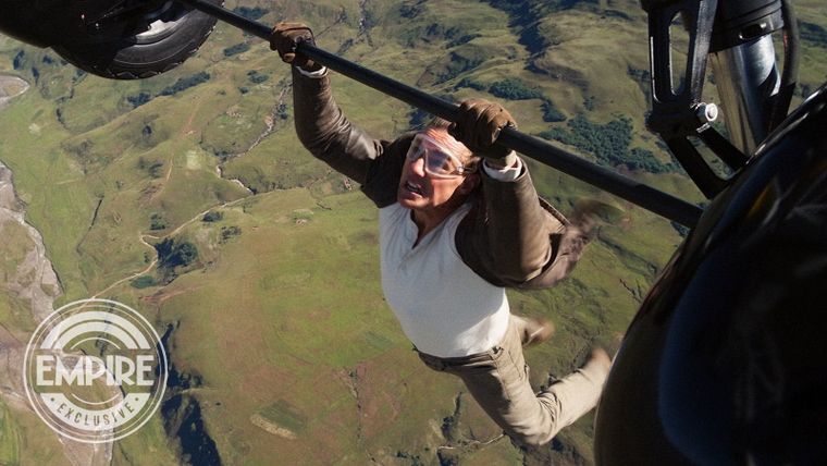 Tom Cruise reconoció que el entrenamiento diario es lo que le permite estar saludable y en forma para poder seguir rodando sus propias escenas de acción sin dobles. Tom Cruise reconoció que el entrenamiento diario es lo que le permite estar saludable y en forma para poder seguir rodando sus propias escenas de acción sin dobles.
